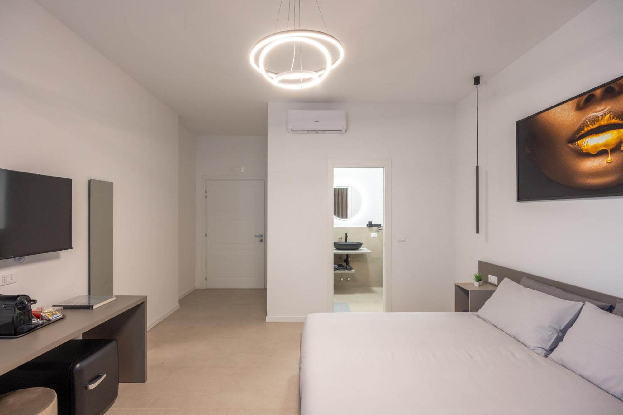Luxury Station Suite Bologna Eksteriør billede
