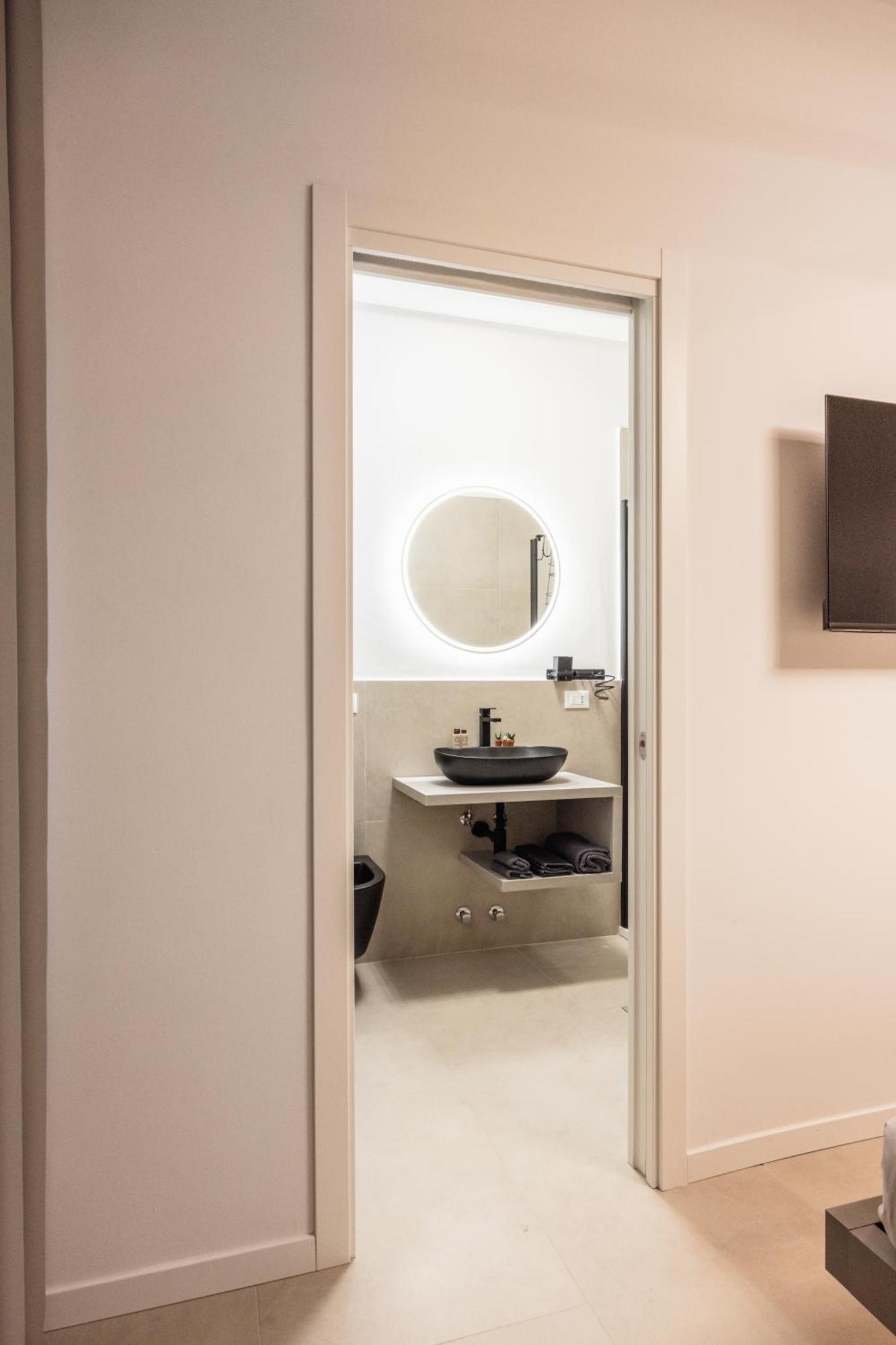 Luxury Station Suite Bologna Eksteriør billede
